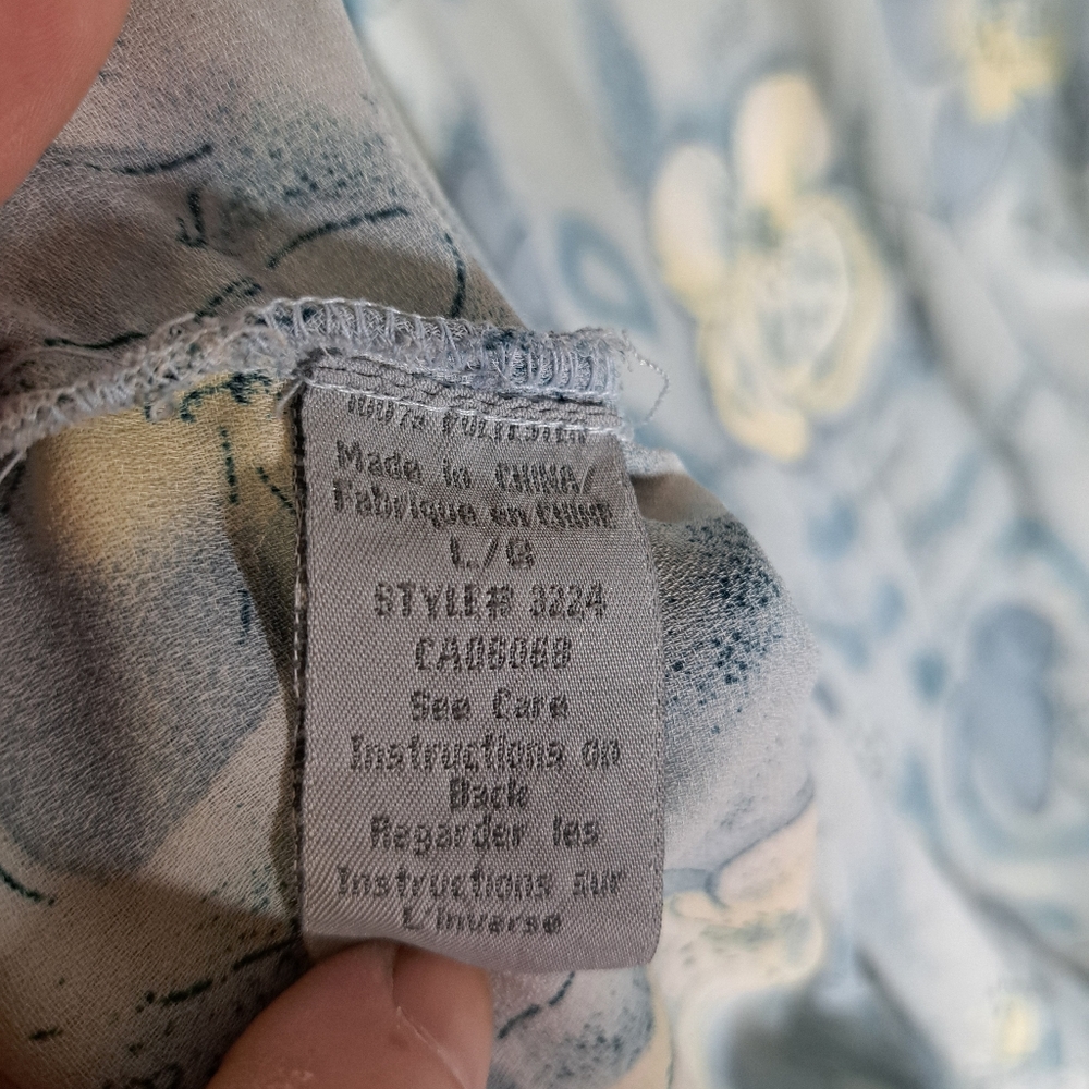 East West Vintage Baby Blue Floral Flowy Top Size Large Cross Front 3/4 Sleeve - Picture 8 of 10